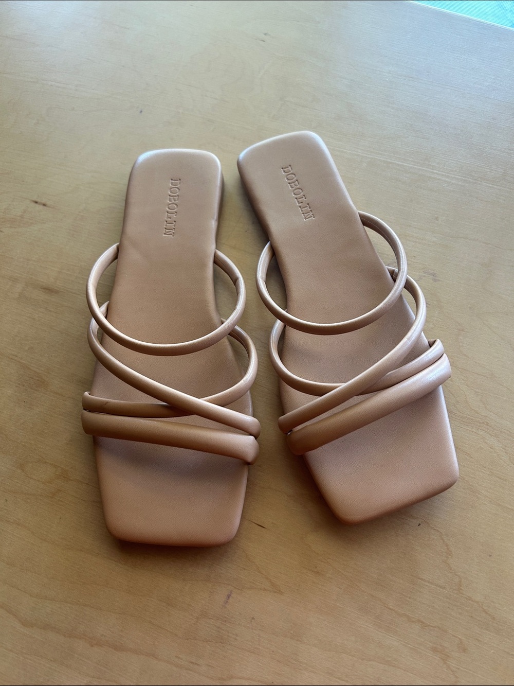 Womens flat sandals